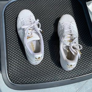 Adidas's Superstar women's tennis shoes size 10